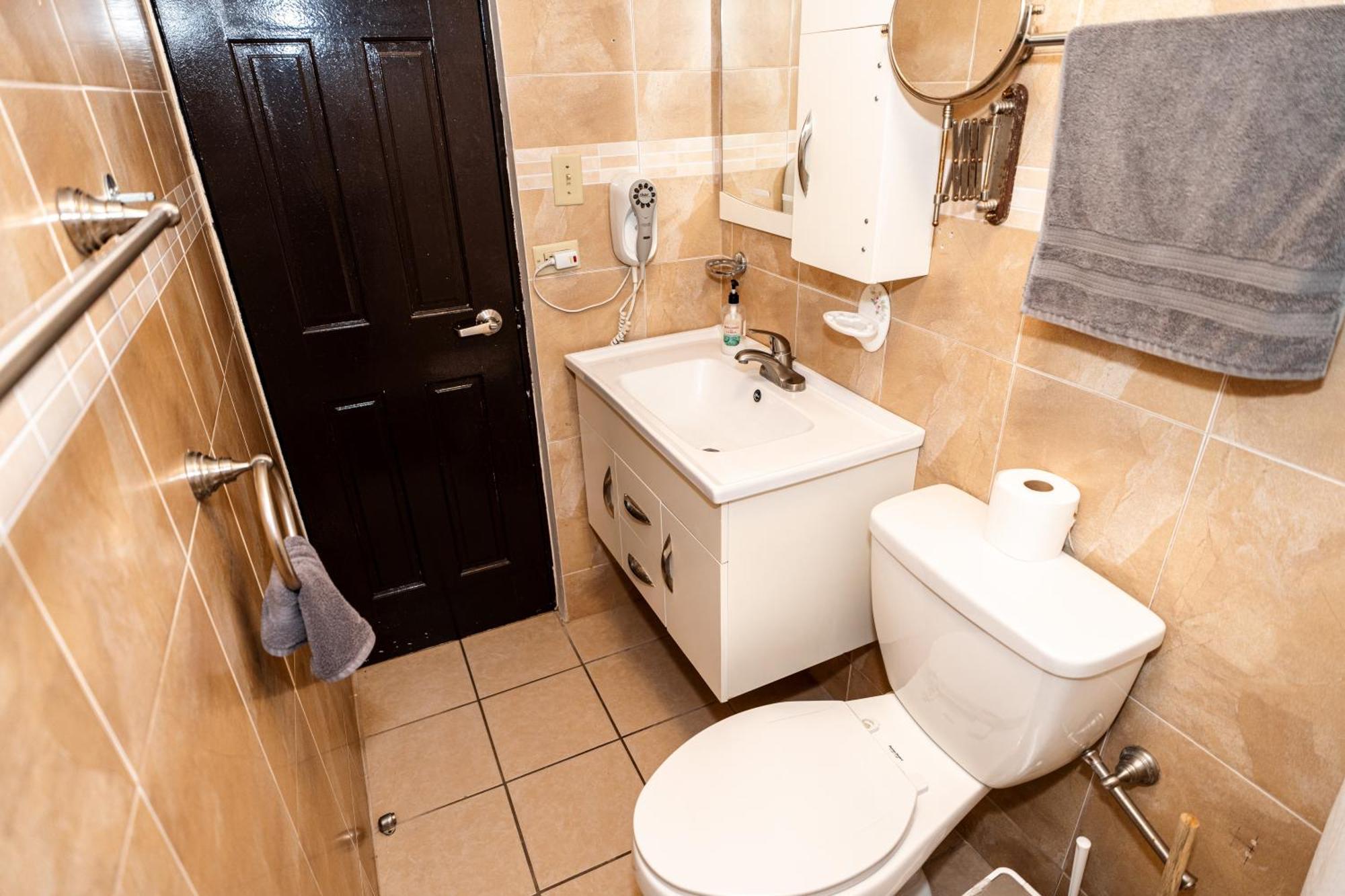דירות פונצ'ה Luxury Retreat With Private Jacuzzi And Mountain Views Free Parking מראה חיצוני תמונה